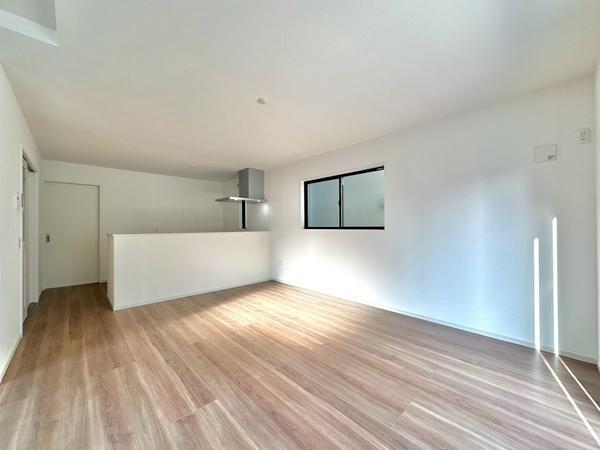 草加市小山1丁目 新築一戸建て 2期1号棟(玄関)