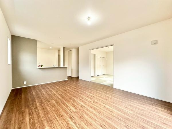 草加市青柳4丁目　新築一戸建て　2号棟