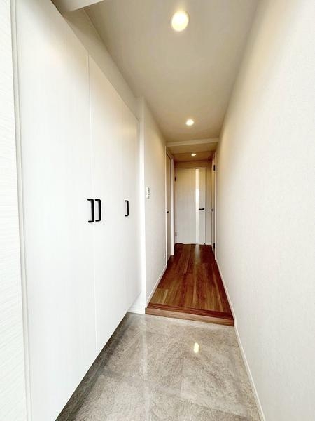 ライオンズマンション草加氷川町(玄関)