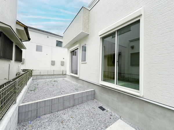 草加市瀬崎6丁目 新築一戸建て 11期(玄関)