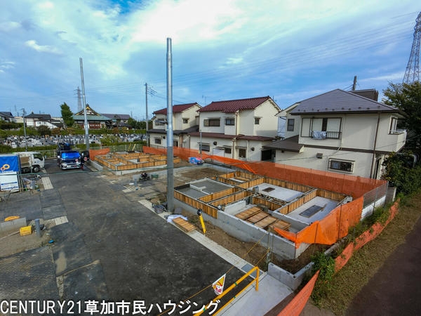 草加市新里町 新築一戸建て 3期5号棟(前面道路含む現地写真)