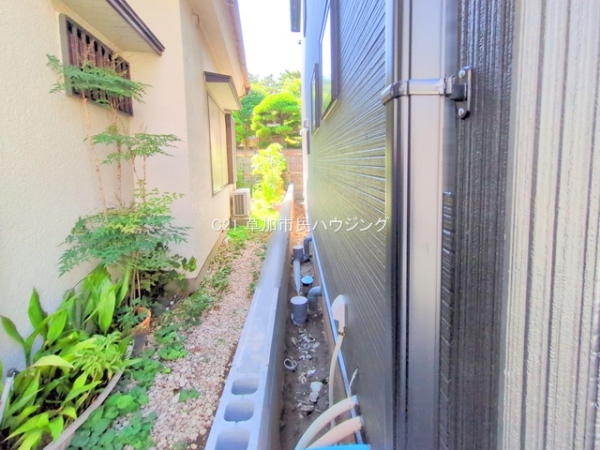 草加市稲荷４丁目の新築一戸建