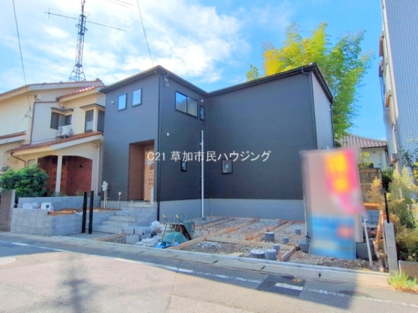 草加市稲荷４丁目の新築一戸建