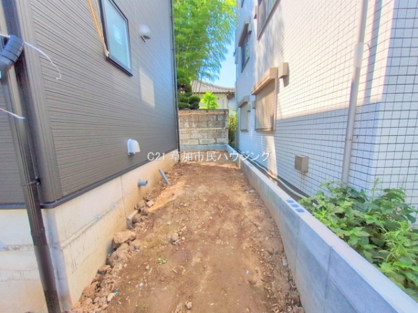 草加市稲荷４丁目の新築一戸建