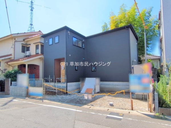草加市稲荷４丁目の新築一戸建