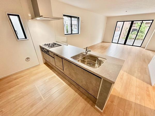 八潮市伊草2丁目　新築一戸建て　4期