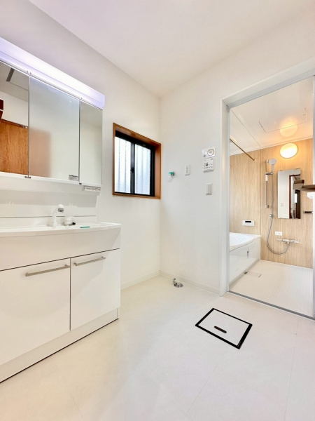 草加市新栄３丁目の中古一戸建て