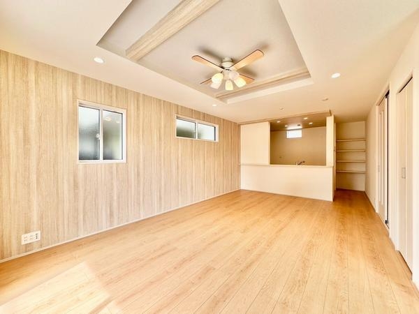 草加市新栄2丁目　新築一戸建て