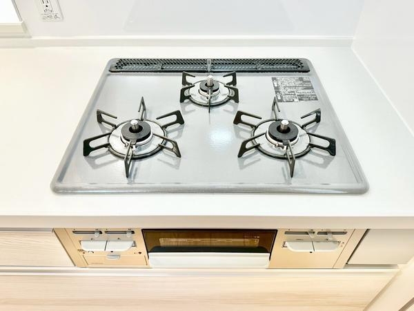 草加市新栄2丁目　新築一戸建て