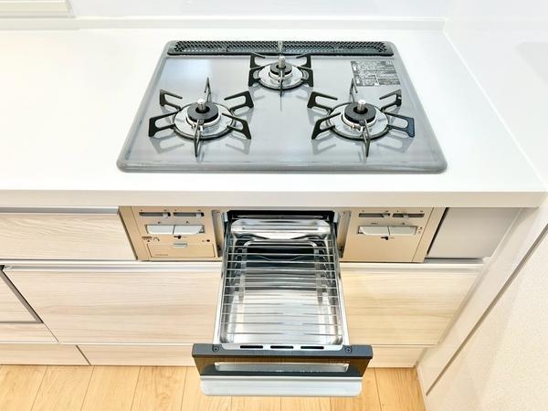 草加市新栄2丁目　新築一戸建て