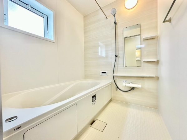 草加市新栄2丁目　新築一戸建て