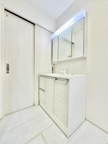 草加市新栄2丁目　新築一戸建て