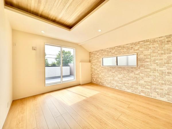 草加市新栄2丁目　新築一戸建て