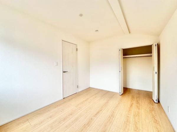 草加市新栄2丁目　新築一戸建て