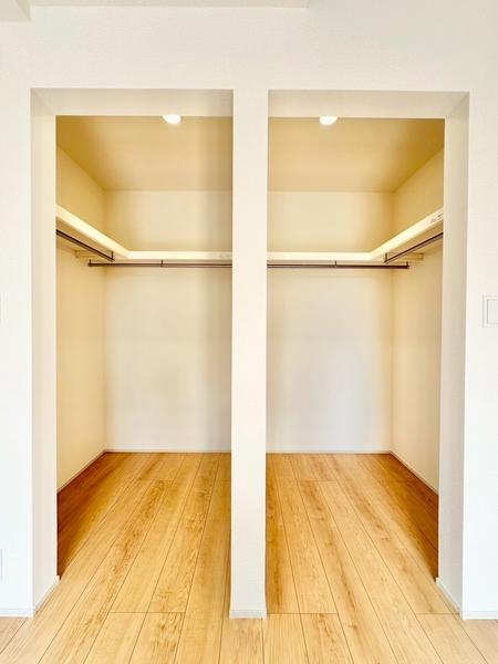 草加市新栄2丁目　新築一戸建て