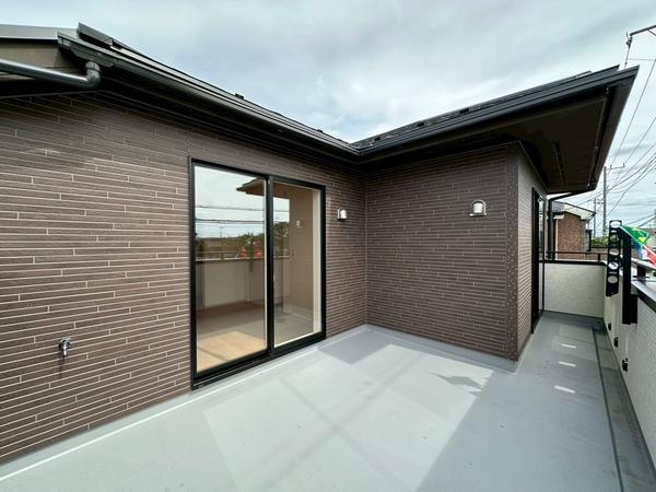 草加市新栄2丁目　新築一戸建て