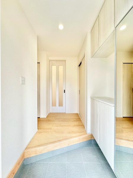 草加市新栄2丁目　新築一戸建て