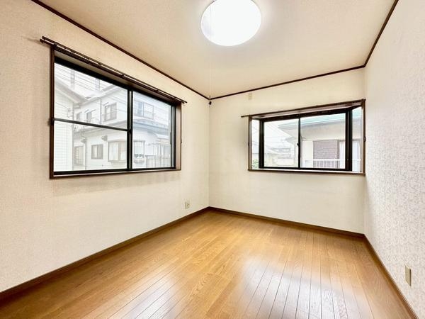 草加市氷川町の中古一戸建て