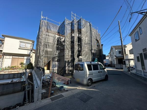 草加市谷塚上町　新築一戸建て