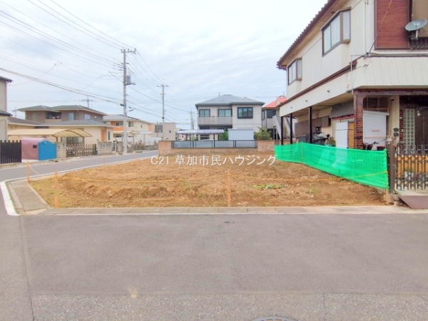 草加市稲荷4丁目の土地(現地土地写真)