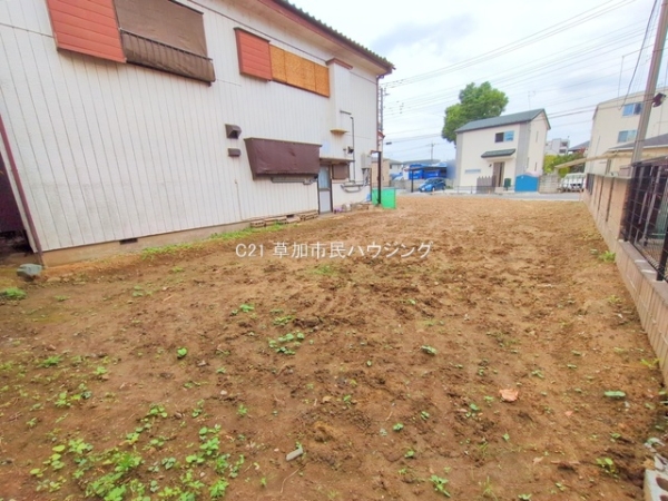 草加市稲荷4丁目の土地(現地土地写真)