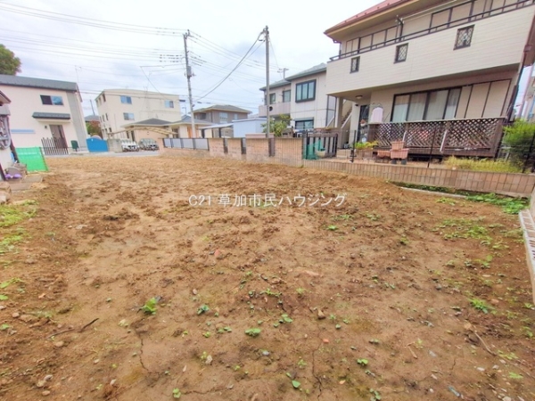 草加市稲荷4丁目の土地(現地土地写真)