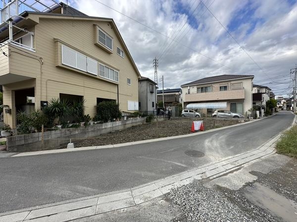 草加市谷塚仲町の土地(前面道路含む現地写真)