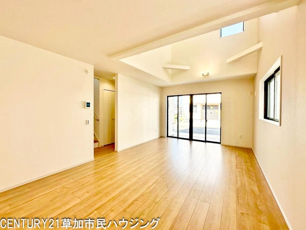 草加市氷川町 新築一戸建て 11期5号棟(リビング)