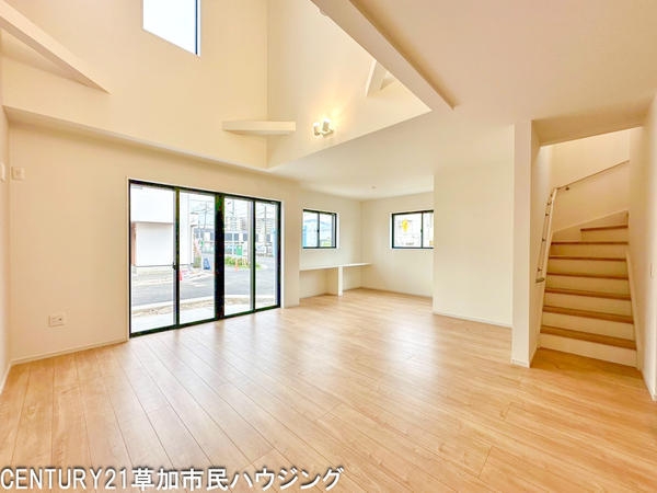 草加市氷川町 新築一戸建て 11期5号棟(リビング)