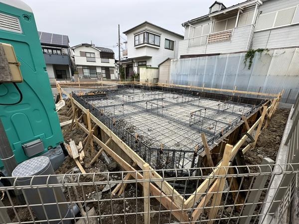 草加市谷塚上町　新築一戸建て