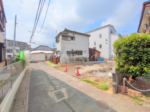 草加市谷塚町の新築一戸建