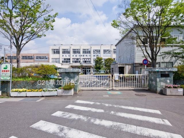 草加市瀬崎5丁目　新築一戸建て　3期1号棟(瀬崎小学校)