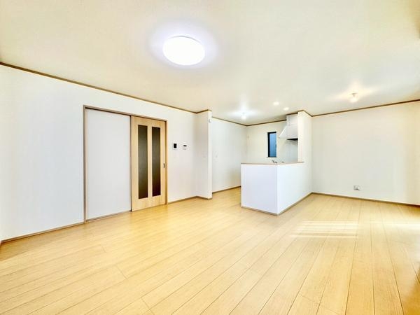 草加市稲荷4丁目　新築一戸建て　第2期C号棟