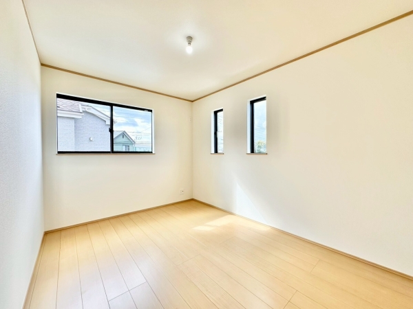 草加市稲荷4丁目　新築一戸建て　第2期C号棟