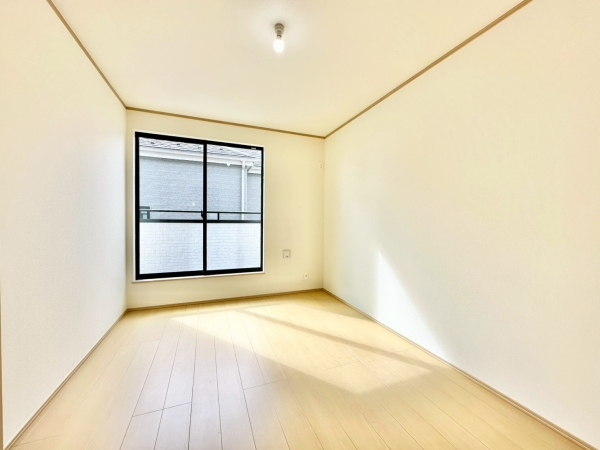 草加市稲荷4丁目　新築一戸建て　第2期C号棟