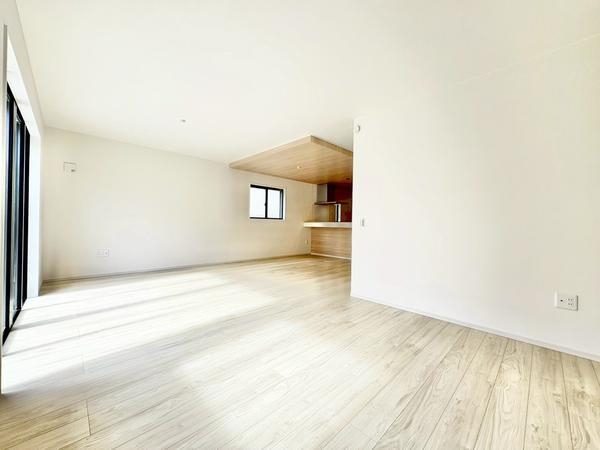 草加市氷川町　新築一戸建て　15期