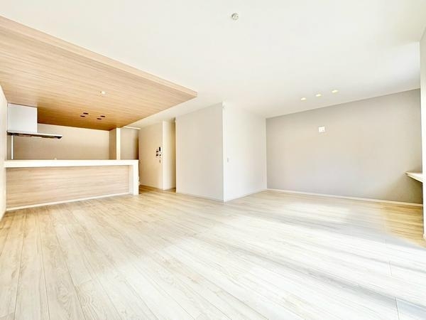 草加市氷川町　新築一戸建て　15期