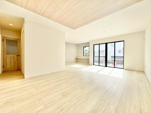 草加市氷川町　新築一戸建て　15期