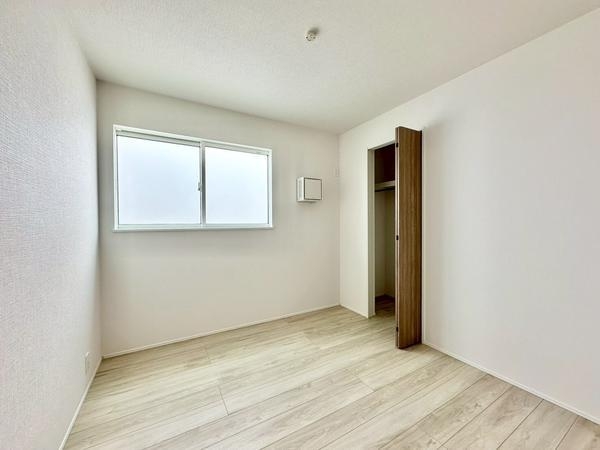 草加市谷塚上町　新築一戸建て　1期3号棟