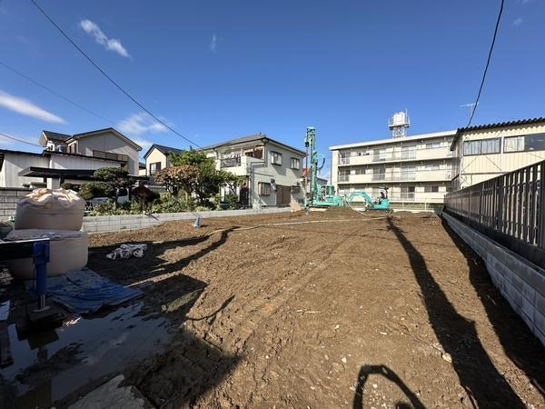 草加市稲荷4丁目　新築一戸建て　B号棟