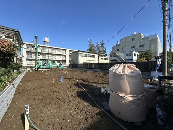 草加市稲荷4丁目　新築一戸建て　B号棟