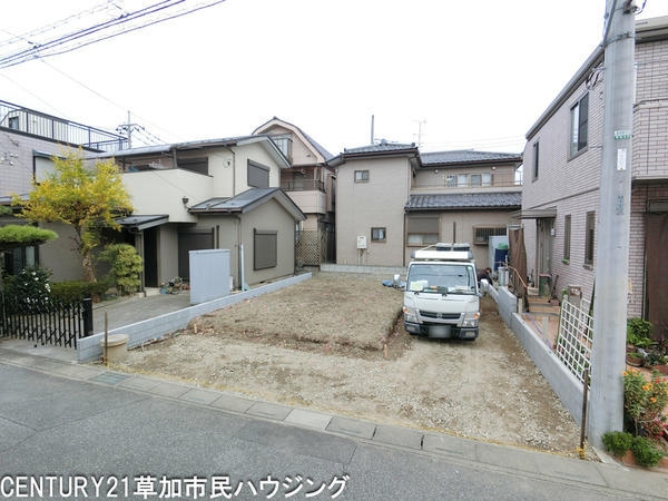 草加市新栄1丁目　新築一戸建て