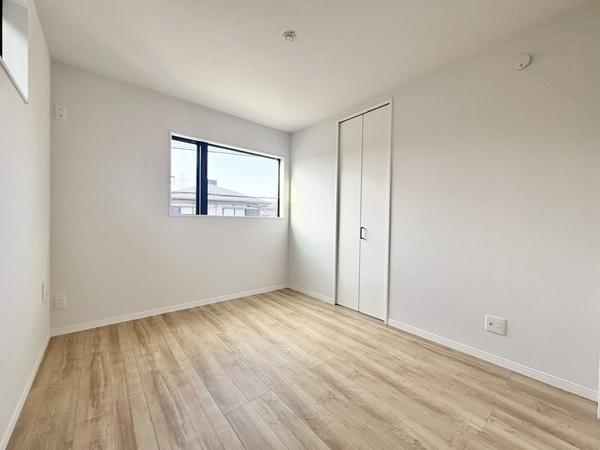 八潮市上馬場　新築一戸建て