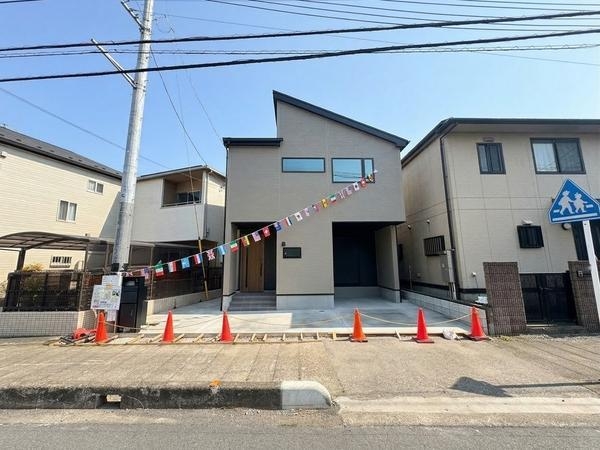 八潮市上馬場　新築一戸建て
