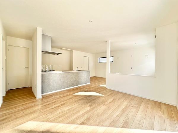 草加市青柳7丁目　新築一戸建て　10期