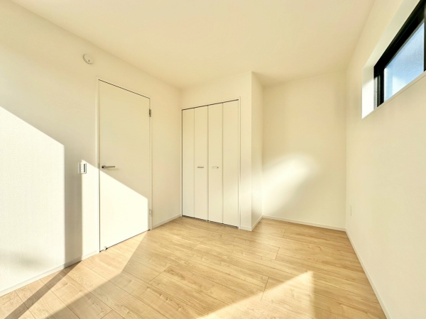 草加市青柳7丁目　新築一戸建て　10期