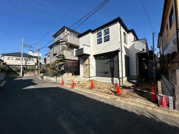 草加市青柳7丁目　新築一戸建て　10期