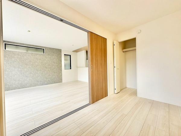 草加市稲荷5丁目　新築一戸建て　13期