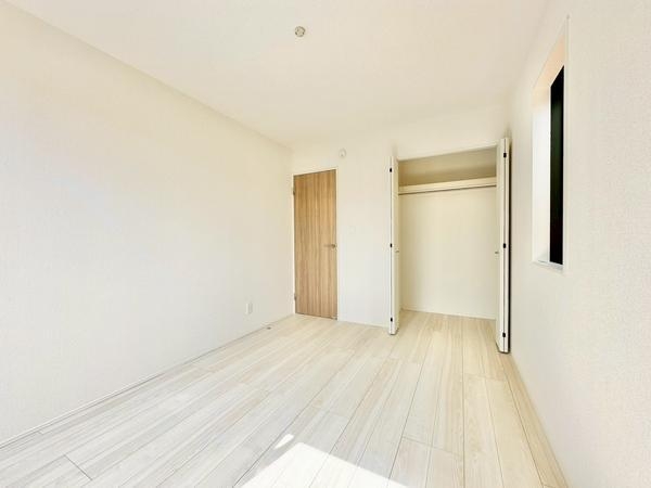 草加市稲荷5丁目　新築一戸建て　13期
