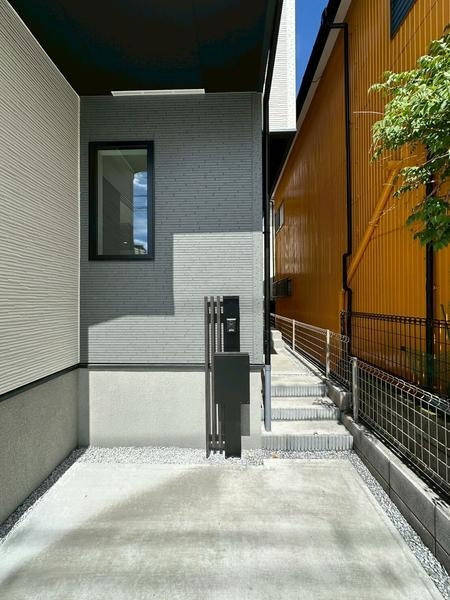 草加市稲荷5丁目　新築一戸建て　13期